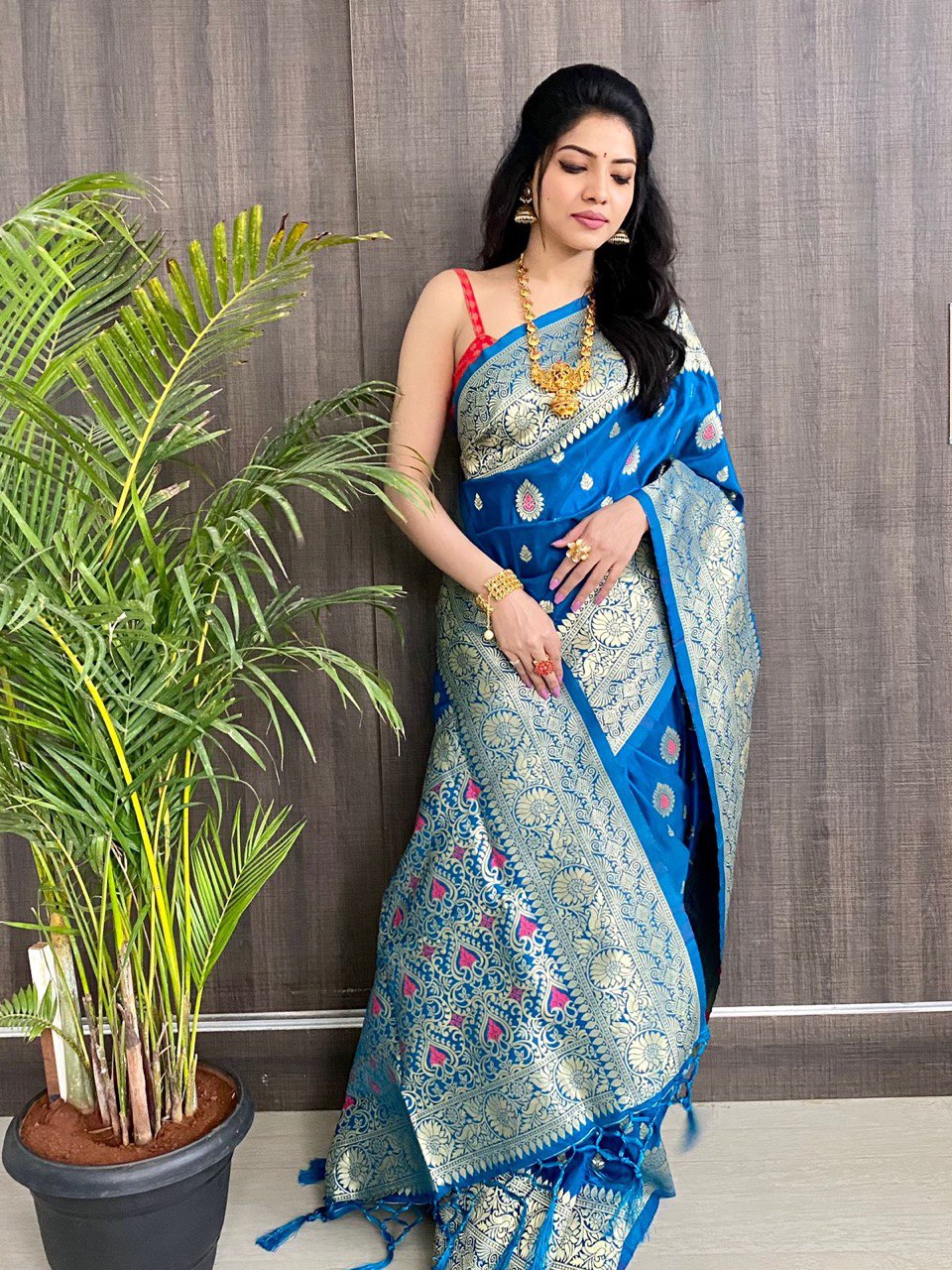 zari weaving soft silk saree