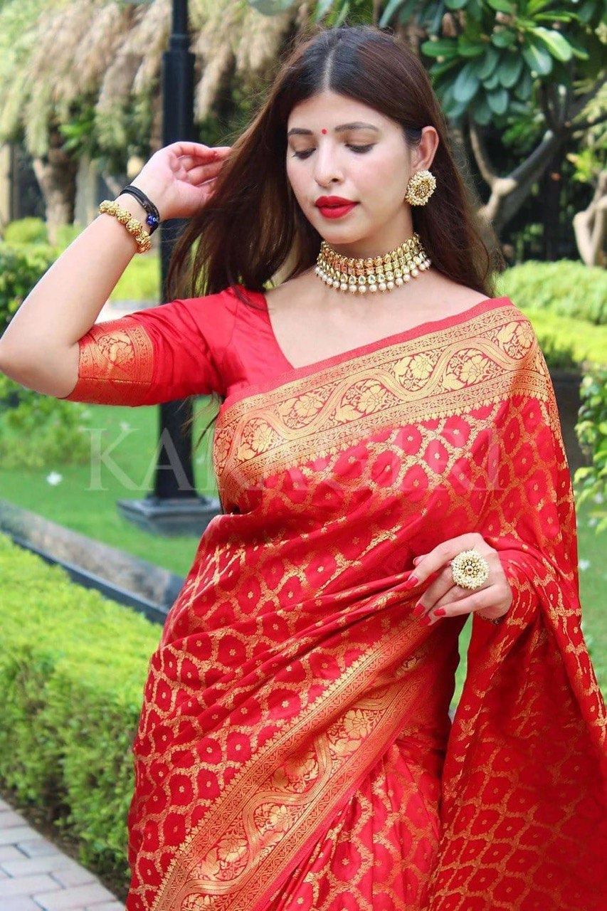 Vibrant Crimson Zari Woven Banarasi Cotton Silk Saree