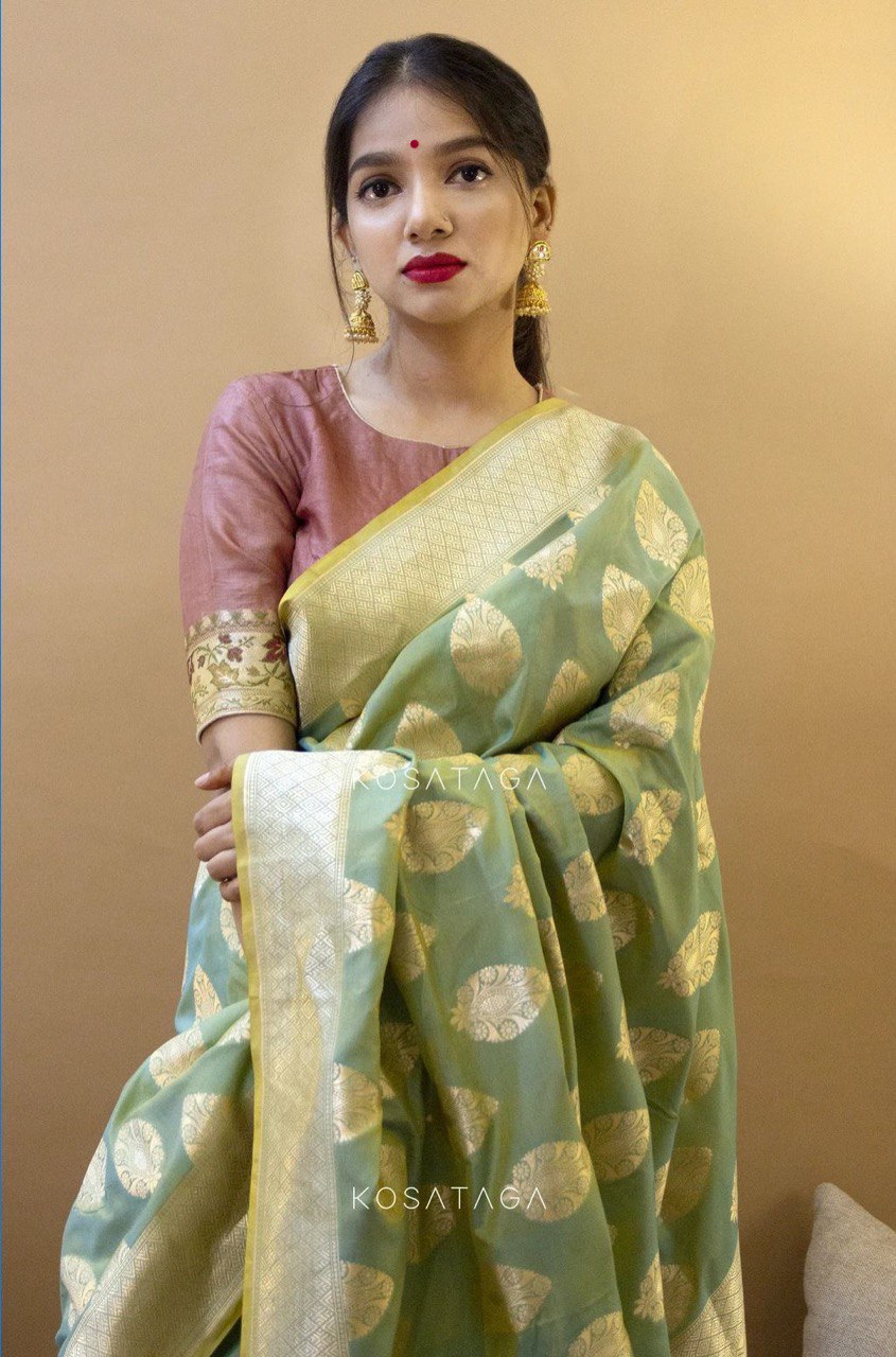 Women's Floral Zari Design Soft Silk Saree with Attractive Tassels
