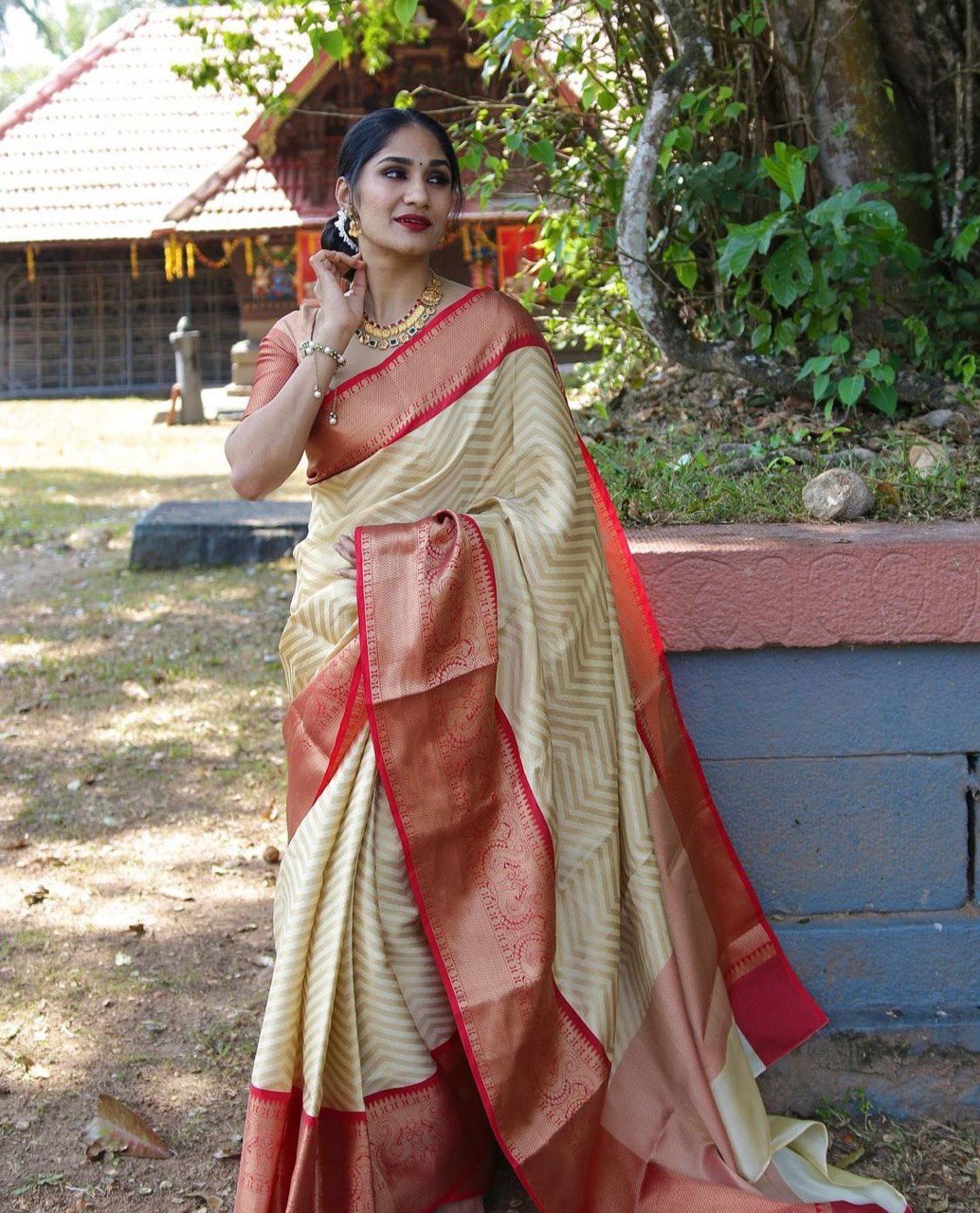 zigzag pattern woven design kanjivaram pure silk saree