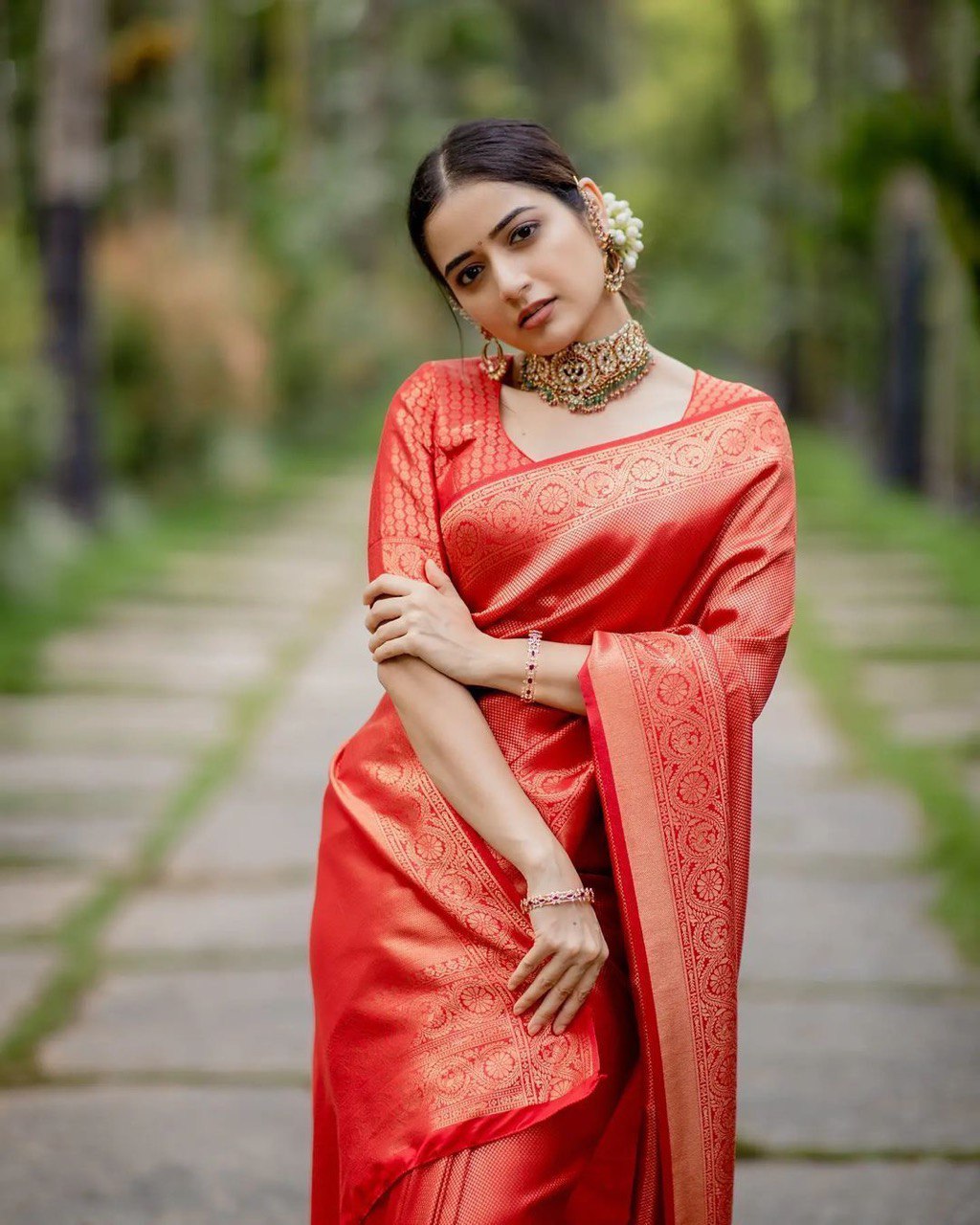 Beautiful Woven Design Soft Silk Kanjivaram Saree for Women's - Vootbuy