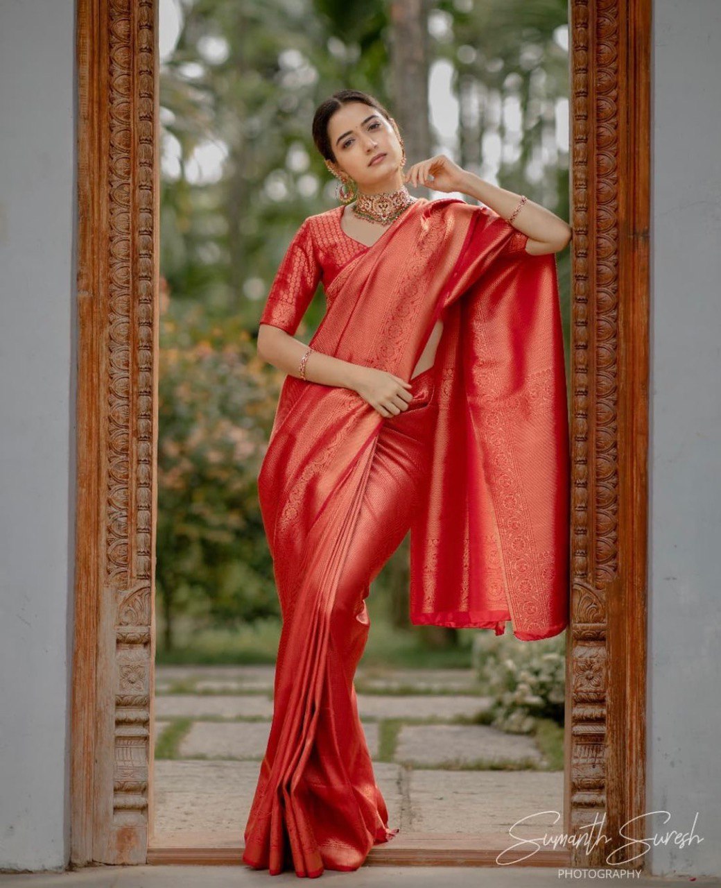 beautiful woven design soft silk kanjivaram saree