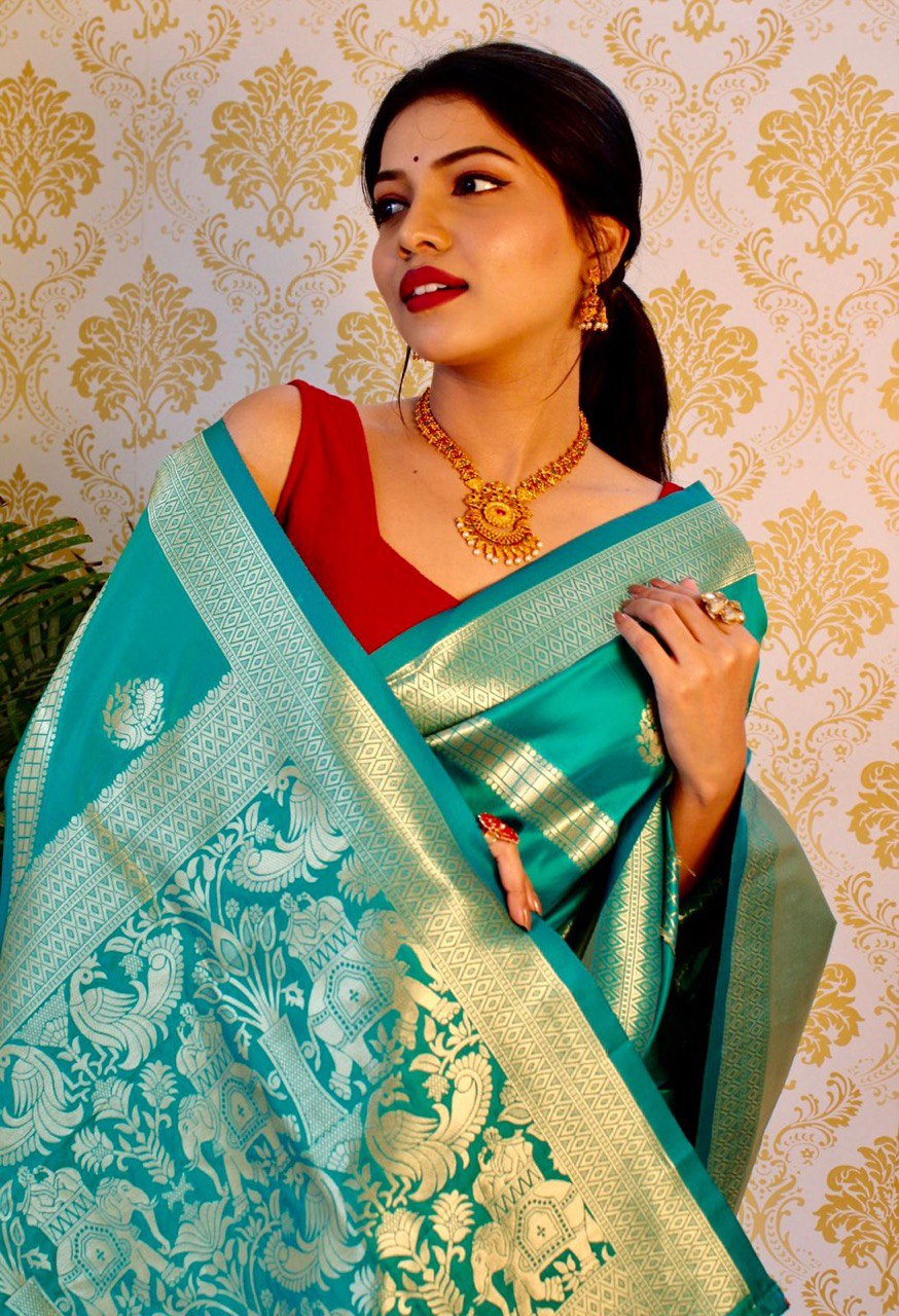 Luxurious Wedding Wear Pure Banarasi Soft Silk Saree with Zari