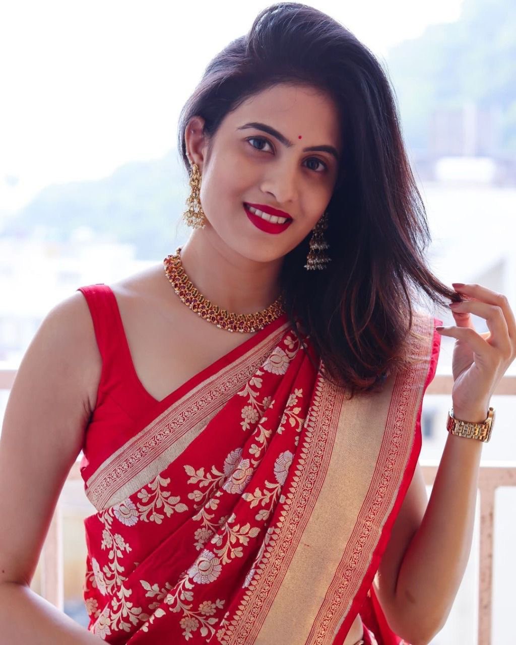 red beautiful jacquard saree