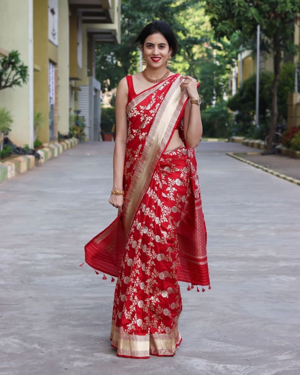 Party Wear Red Color Kanjivaram Pure Silk Jacquard Saree by Vootbuy