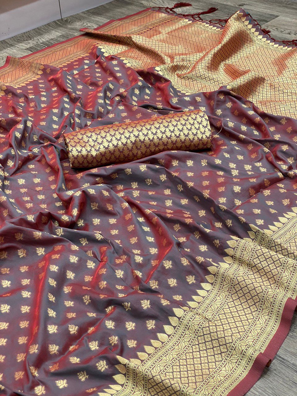 Light Grey & Red Pure Zari Weaving Banarasi Soft Silk Saree | Vootbuy