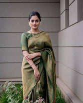 Exquisite Green Banarasi Jacquard Saree, Adorned with Intricate Zari Weaving