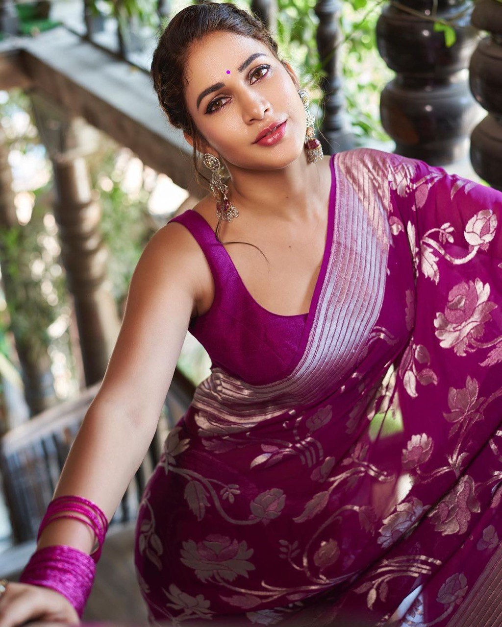 jacquard saree for wedding