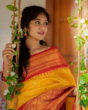 Wedding Special Golden Zari Weaving Kanjivaram Pure Silk Saree - Vootbuy