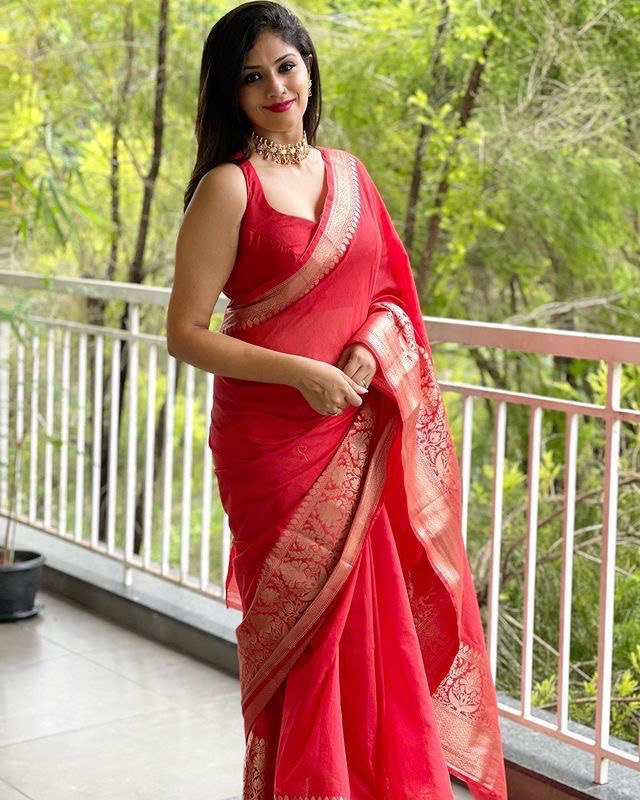 red kanjivaram plain silk jacquard saree