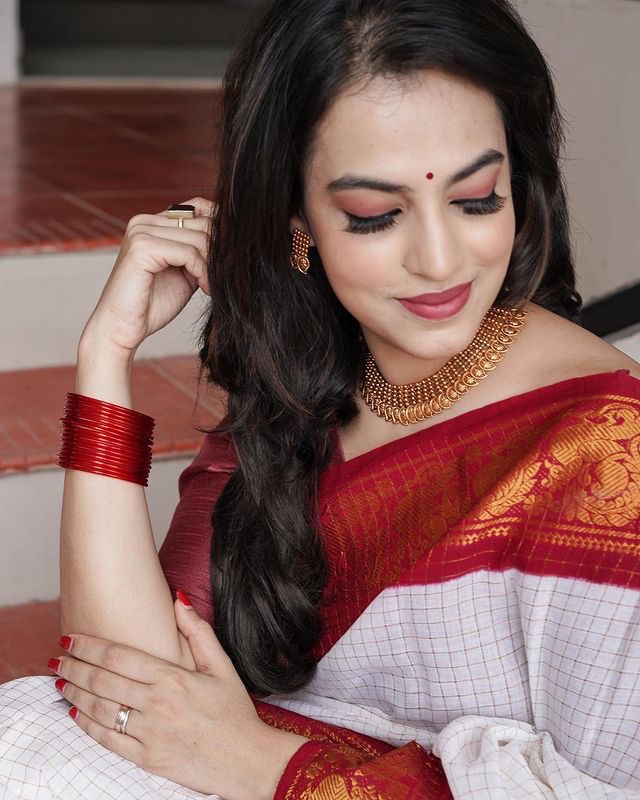 white banarasi lichi soft silk saree