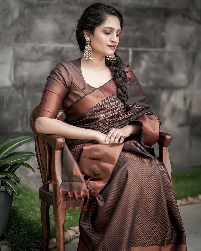 zingzag kanjivaram soft silk saree