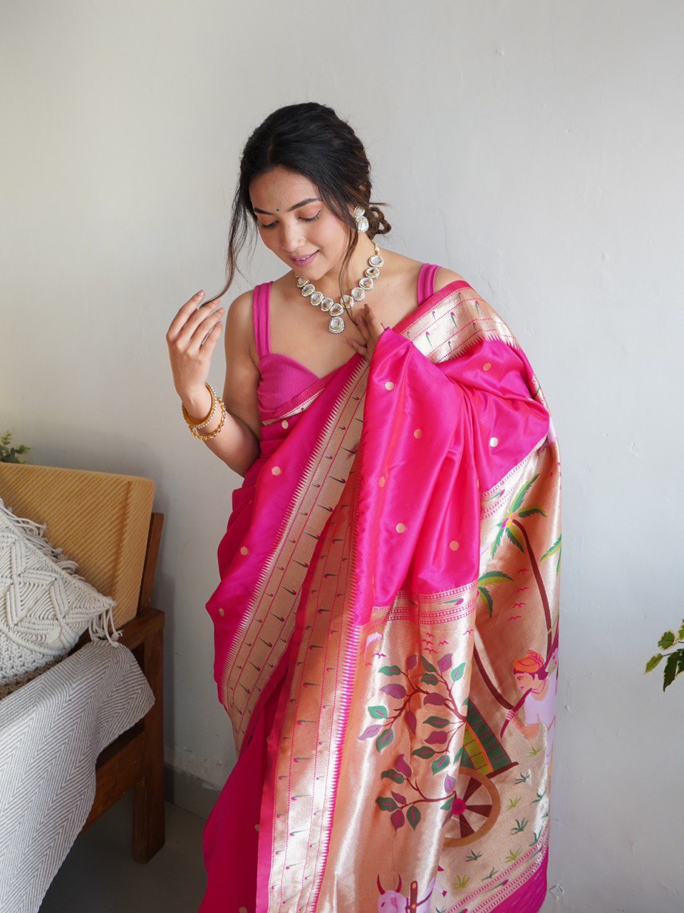 Vootbuy - Women's Golden Zari Woven Paithani Kanjivaram Soft Silk Saree