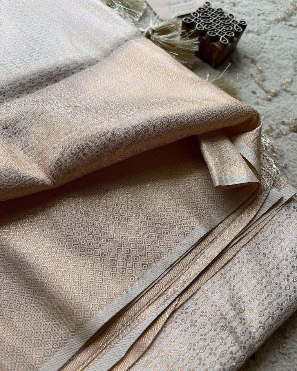 Classic Cream Copper Zari Weaving Banarasi Saree, Reflecting Timeless Indian Craftsmanship