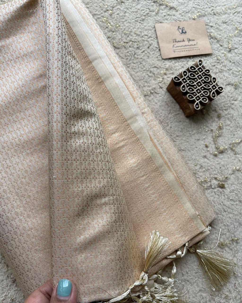 Exquisite Cream Copper Zari Woven Soft Silk Banarasi Saree, Perfect for Traditional Occasions