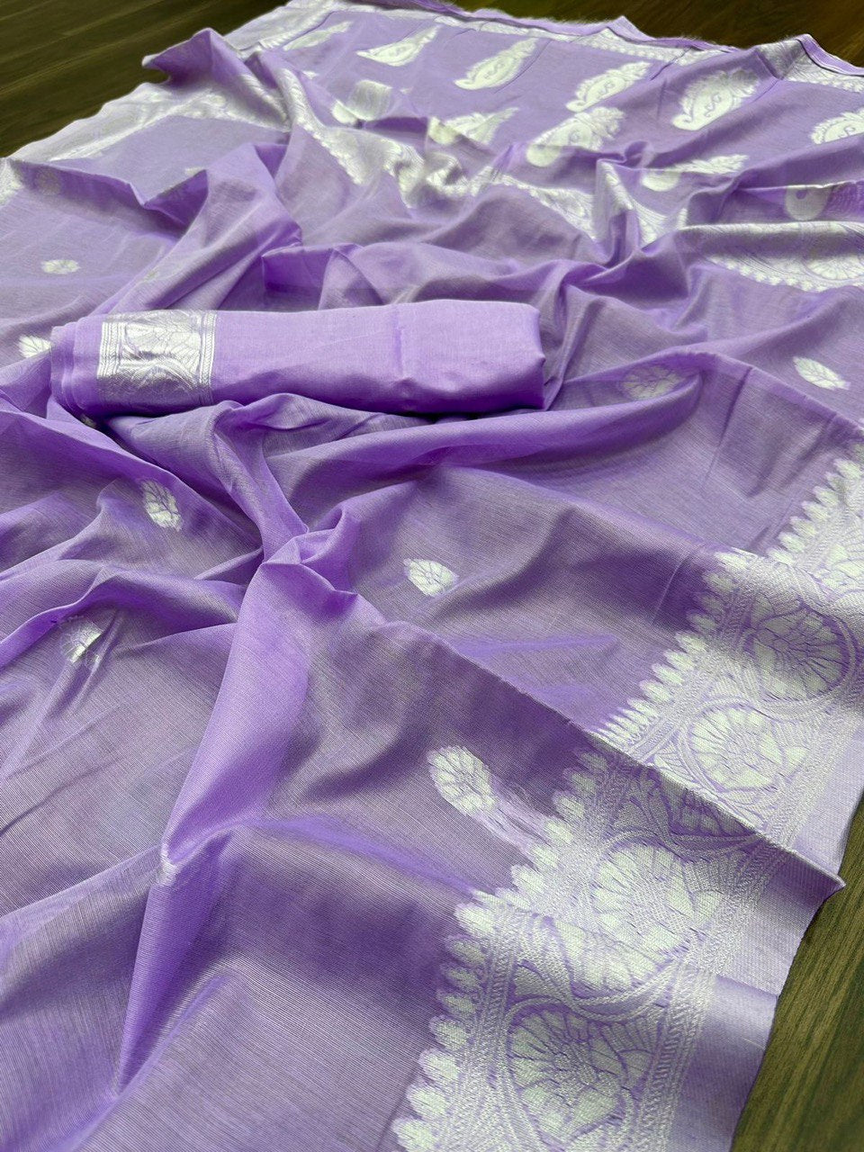 Pure Banarasi Khadi Chiffon Saree: Blend of Tradition and Contemporary Elegance